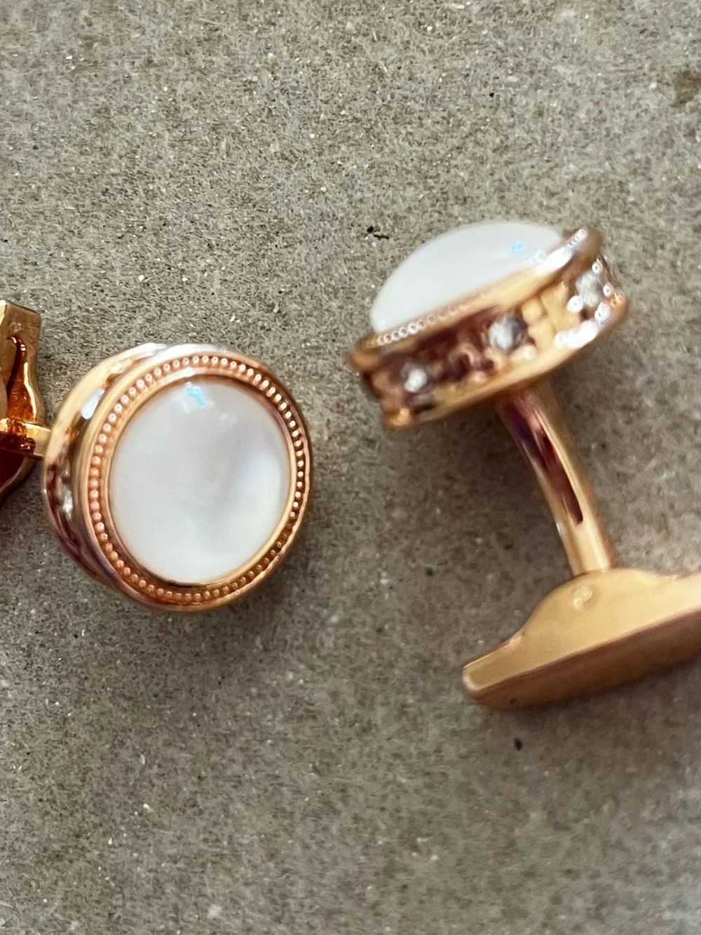 N/A sofisticated gold